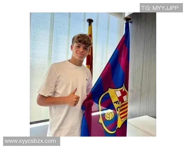 车内的足球天才：探索足球明星车内的个性化空间与生活品味